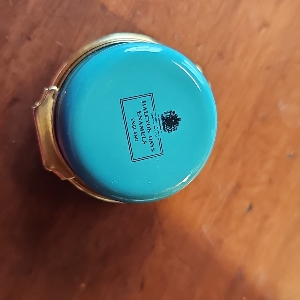 Cats Halcyon Days Enamel Box - Picture 3 of 4